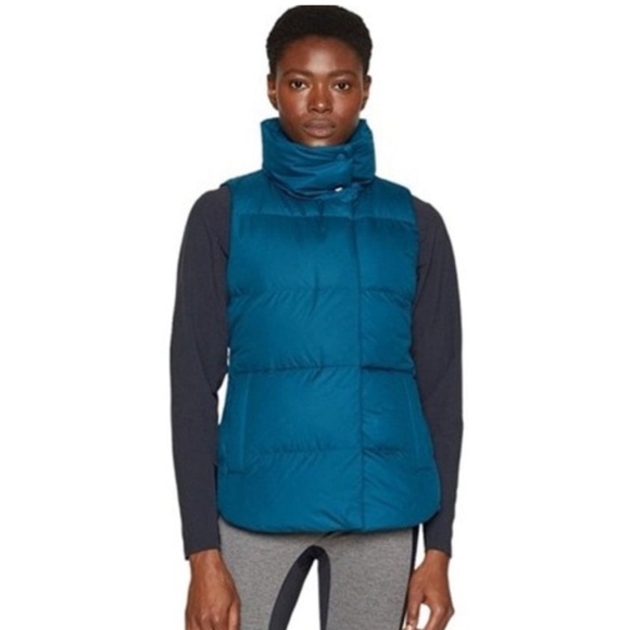 Athleta Downtown Puffer Vest in Dark Sardina Blue Women’s Size XS